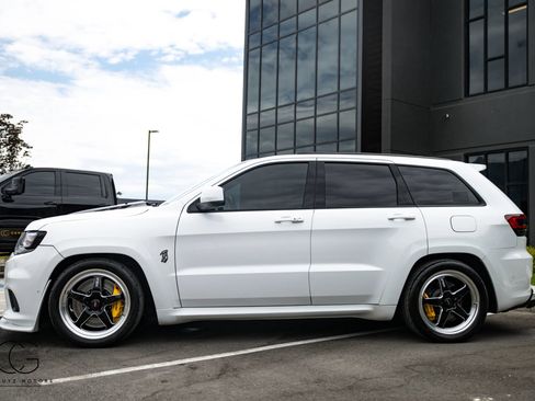Used 2018 Jeep Grand Cherokee Trackhawk w/ Trailer Tow Group IV AWD/4WD image 8