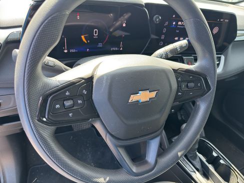 Used 2024 Chevrolet TrailBlazer LT FWD image 12