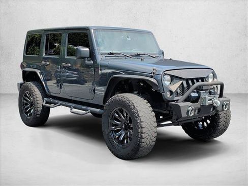 Used 2018 Jeep Wrangler Unlimited Sport S AWD/4WD image 3