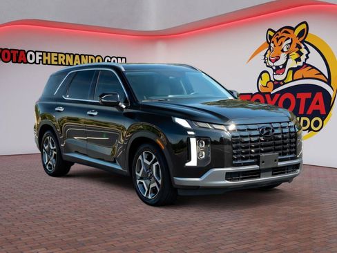 Used 2024 Hyundai Palisade SEL w/ Premium Package AWD/4WD image 3
