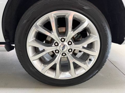 Used 2019 Ford Expedition Platinum AWD/4WD image 30
