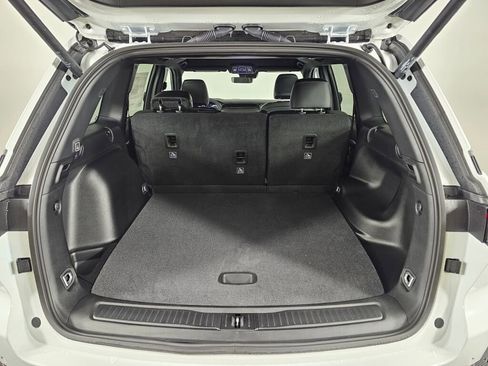 New 2026 Jeep Grand Cherokee Altitude image 40