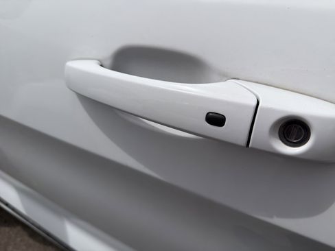 Used 2018 Jeep Grand Cherokee SRT image 12