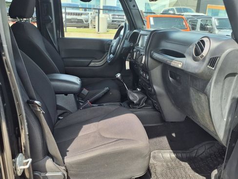 Used 2014 Jeep Wrangler Unlimited Sport AWD/4WD image 19