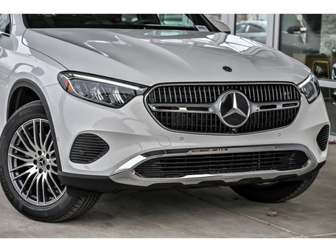 New 2026 Mercedes-Benz GLC 300 4MATIC image 2
