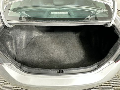 Used 2017 Toyota Corolla LE image 29