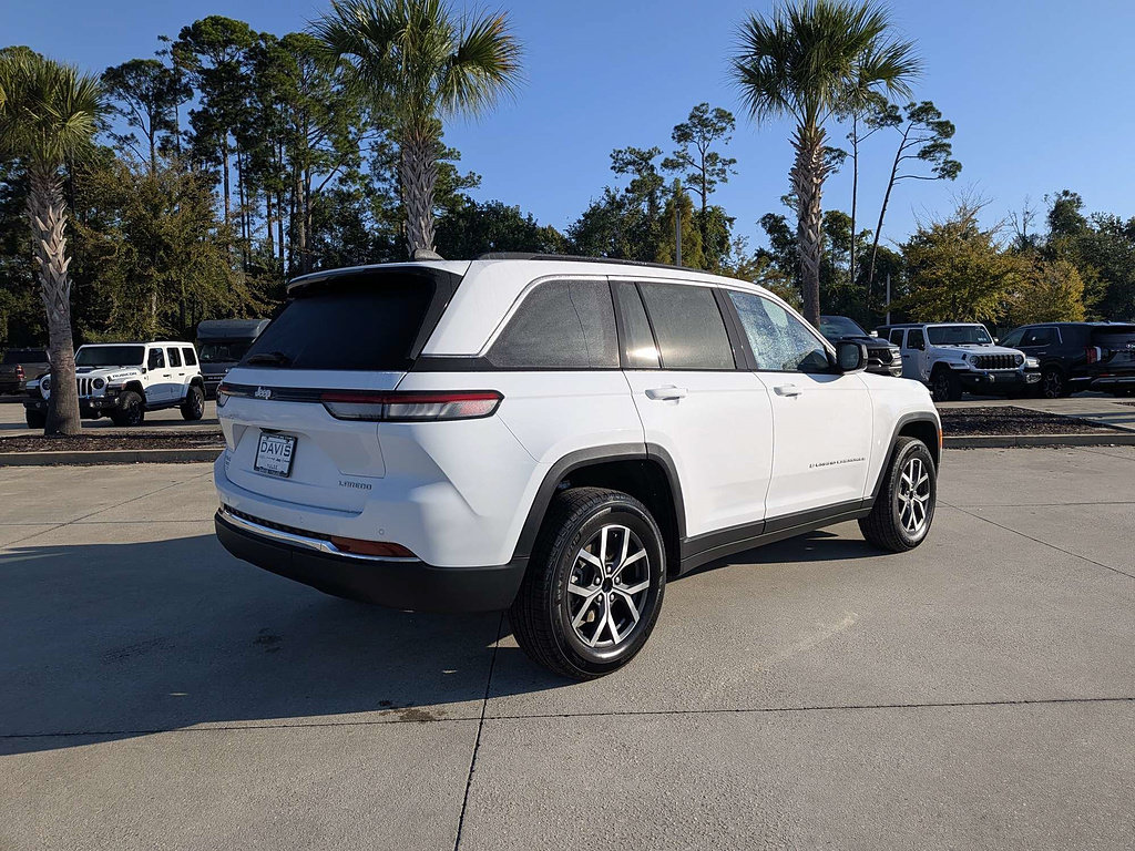 New 2027 Jeep Grand Cherokee Laredo X AWD/4WD image 4