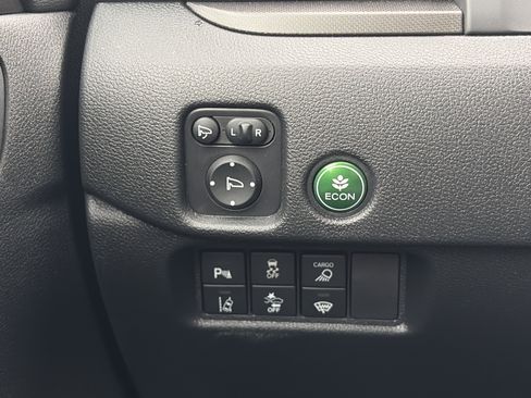 Used 2025 Honda Ridgeline TrailSport image 29