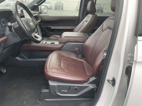 Used 2024 Ford Expedition Limited image 29