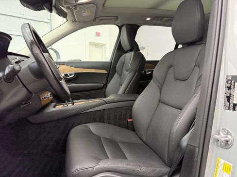 Certified 2024 Volvo XC90 T8 Plus AWD/4WD image 12
