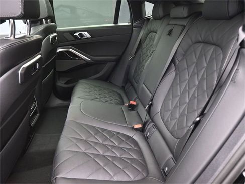 New 2026 BMW X6 xDrive40i image 10
