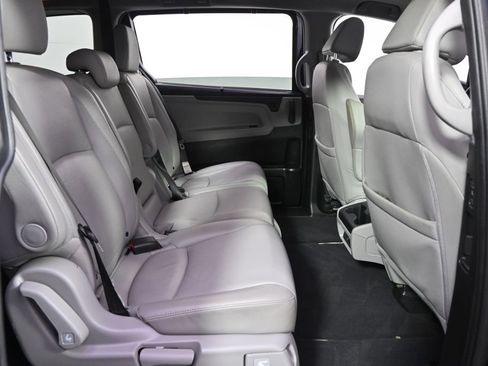Used 2019 Honda Odyssey EX-L image 18