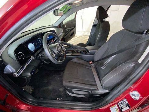Used 2024 Hyundai Elantra SEL FWD image 28