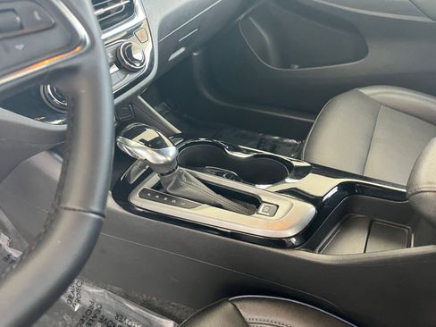 Used 2025 Buick Envista Sport Touring image 41