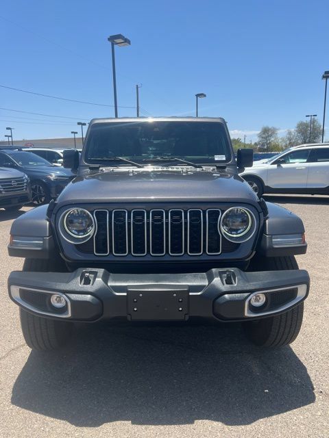 Used 2025 Jeep Wrangler Unlimited Sahara AWD/4WD image 9
