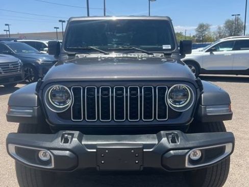 Used 2025 Jeep Wrangler Unlimited Sahara AWD/4WD image 9