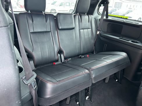 Used 2017 Dodge Grand Caravan GT image 13