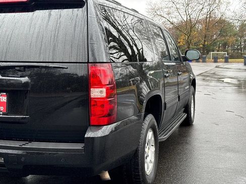 Used 2013 Chevrolet Suburban LT w/ Luxury Package image 6