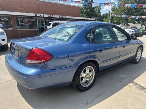 Used 2004 Ford Taurus SE FWD image 7