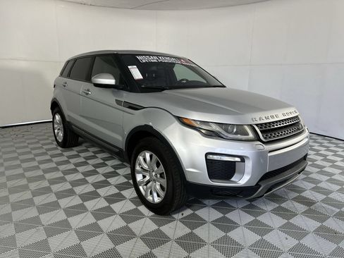 Used 2017 Land Rover Range Rover Evoque SE AWD/4WD image 2