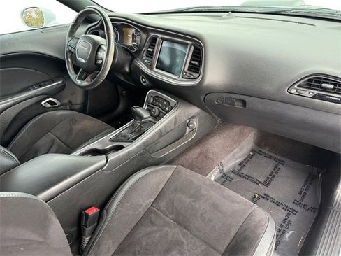 Used 2017 Dodge Challenger R/T Plus image 20