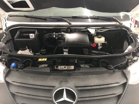 Used 2021 Mercedes-Benz Sprinter 144 Cargo image 31