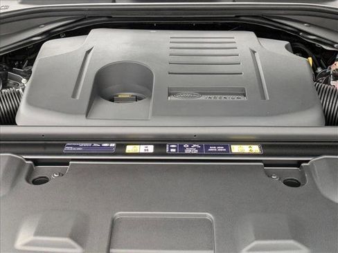 New 2026 Land Rover Range Rover Long Wheelbase SE image 19