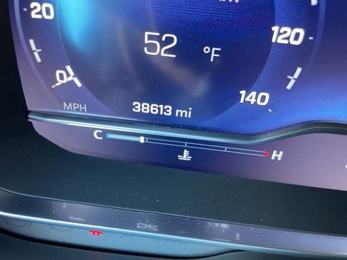 Used 2023 Chevrolet Suburban Z71 w/ Luxury Package image 17