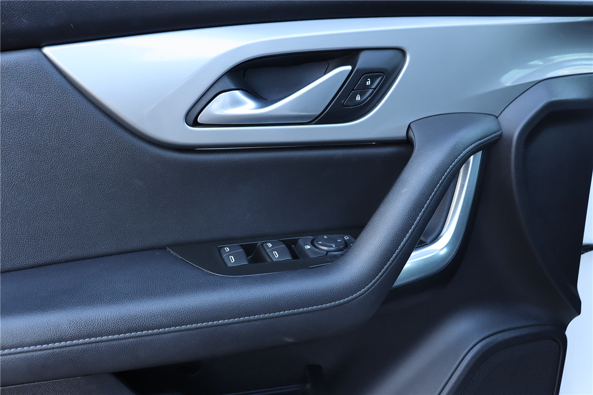 Used 2020 Chevrolet Blazer LT w/ LPO, Floor Liner Package FWD image 24