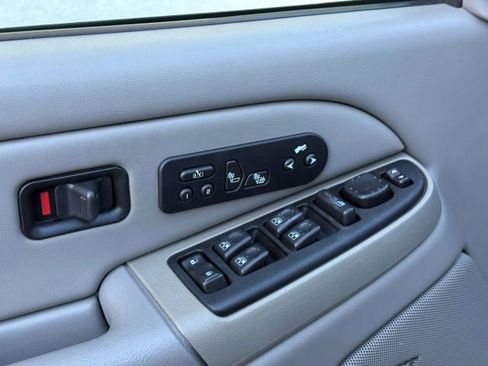 Used 2005 GMC Yukon SLT w/ SLT Preferred Equipment Group image 26