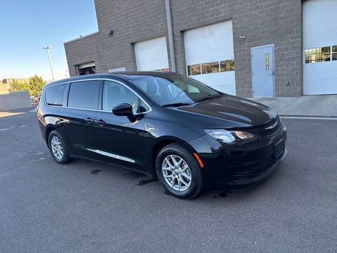 Used 2023 Chrysler Voyager LX image 1