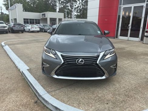 Used 2016 Lexus ES 350 w/ Luxury Package w/Wood Trim FWD image 2