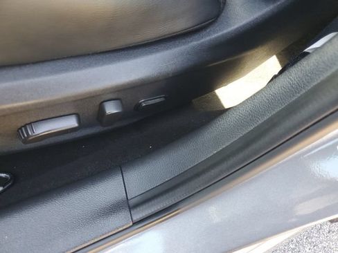 Used 2023 Nissan Sentra SR w/ SR Premium Package FWD image 15
