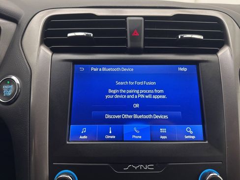 Used 2020 Ford Fusion SE image 24