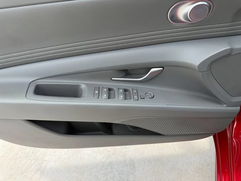 Used 2025 Hyundai Elantra Sport FWD image 11