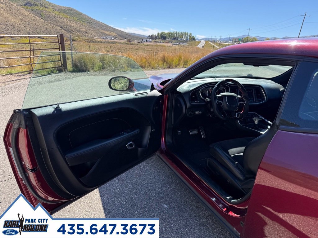 Used 2017 Dodge Challenger R/T Scat Pack w/ Dynamics Package RWD image 10