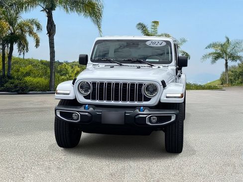 Used 2024 Jeep Wrangler Unlimited Sahara AWD/4WD image 7