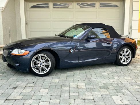 Used 2003 BMW Z4 3.0i RWD image 2