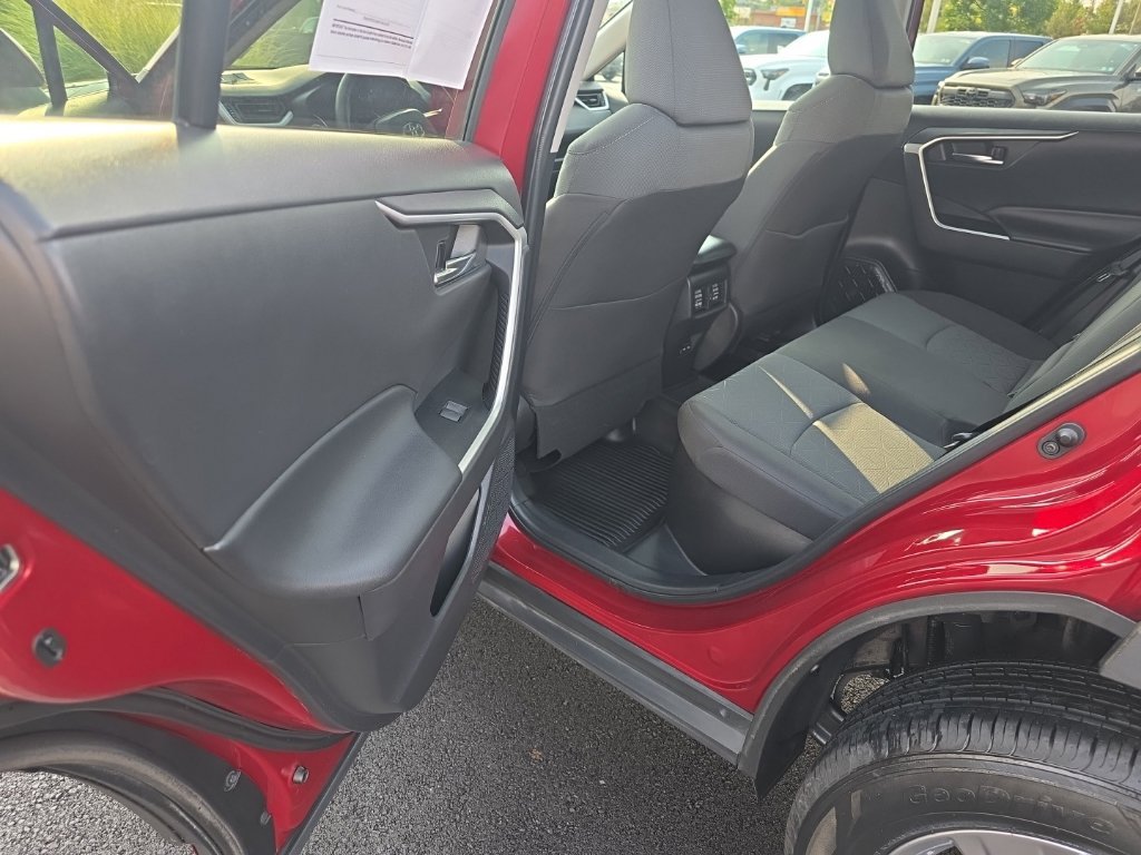 Certified 2022 Toyota RAV4 XLE w/ Convenience Package AWD/4WD image 12