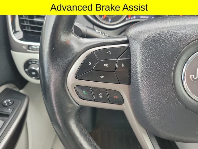 Used 2019 Jeep Cherokee Limited w/ Luxury Group AWD/4WD image 11