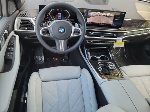 New 2026 BMW X7 xDrive40i image 7