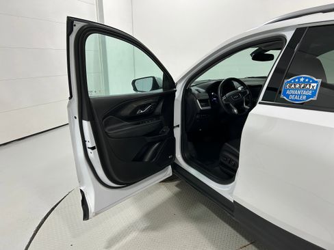 Used 2022 GMC Terrain SLT w/ Infotainment Package II image 23