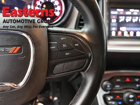 Used 2022 Dodge Challenger SXT image 16