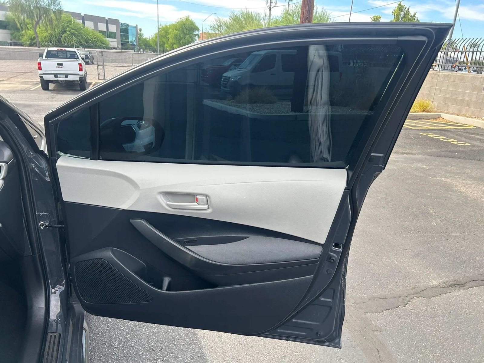 Used 2023 Toyota Corolla LE w/ Carpet Mat Package (TMS) FWD image 14