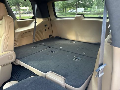Used 2019 Cadillac Escalade Platinum AWD/4WD image 22