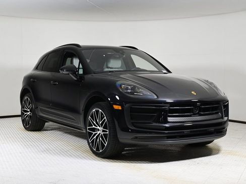 Certified 2024 Porsche Macan image 9