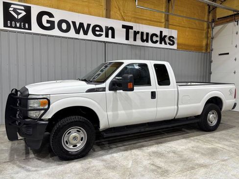 Used 2016 Ford F250 XL w/ Power Equipment Group AWD/4WD image 4