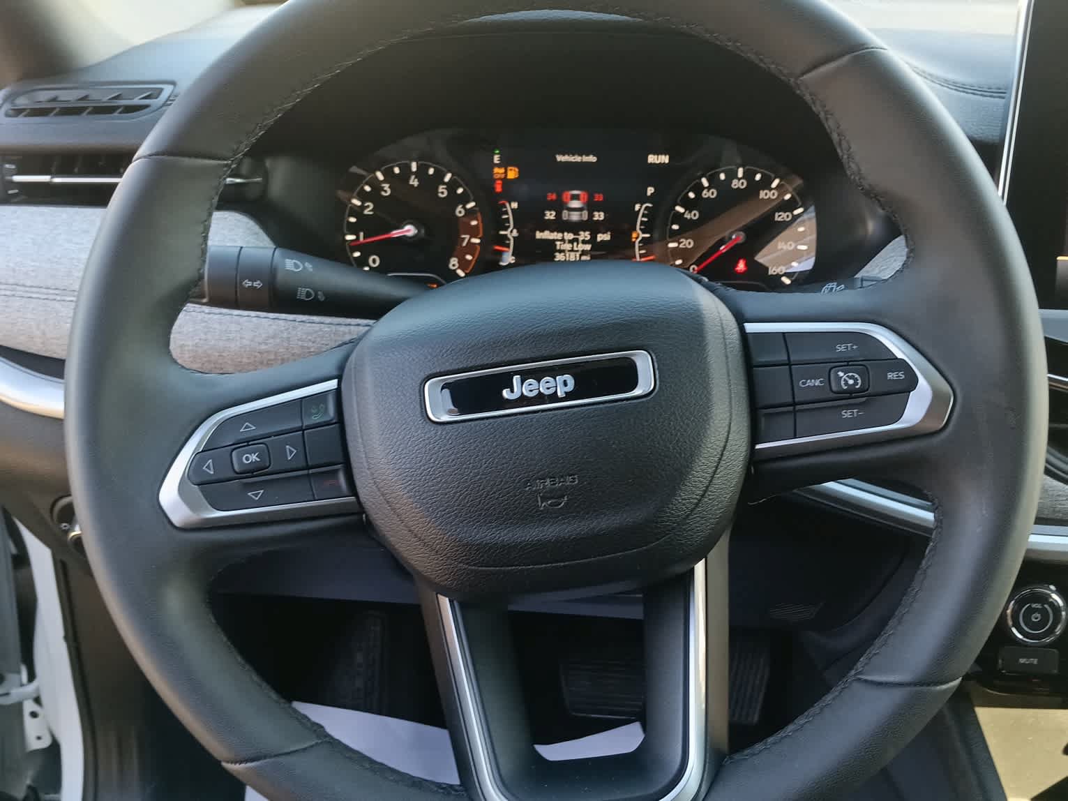 Used 2023 Jeep Compass Latitude AWD/4WD image 10