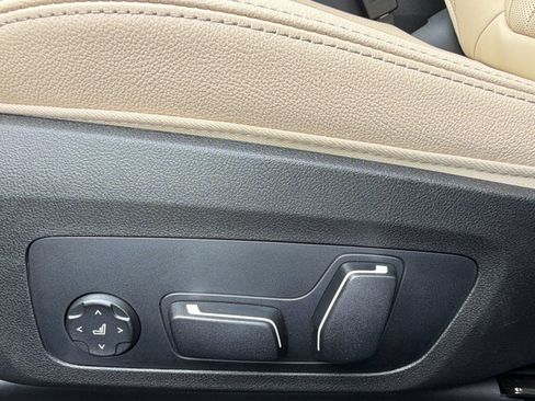 Used 2026 BMW 330i Sedan w/ Premium Package RWD image 14