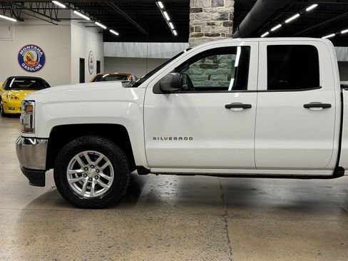 Used 2018 Chevrolet Silverado 1500 W/T w/ WT Convenience Package AWD/4WD image 5